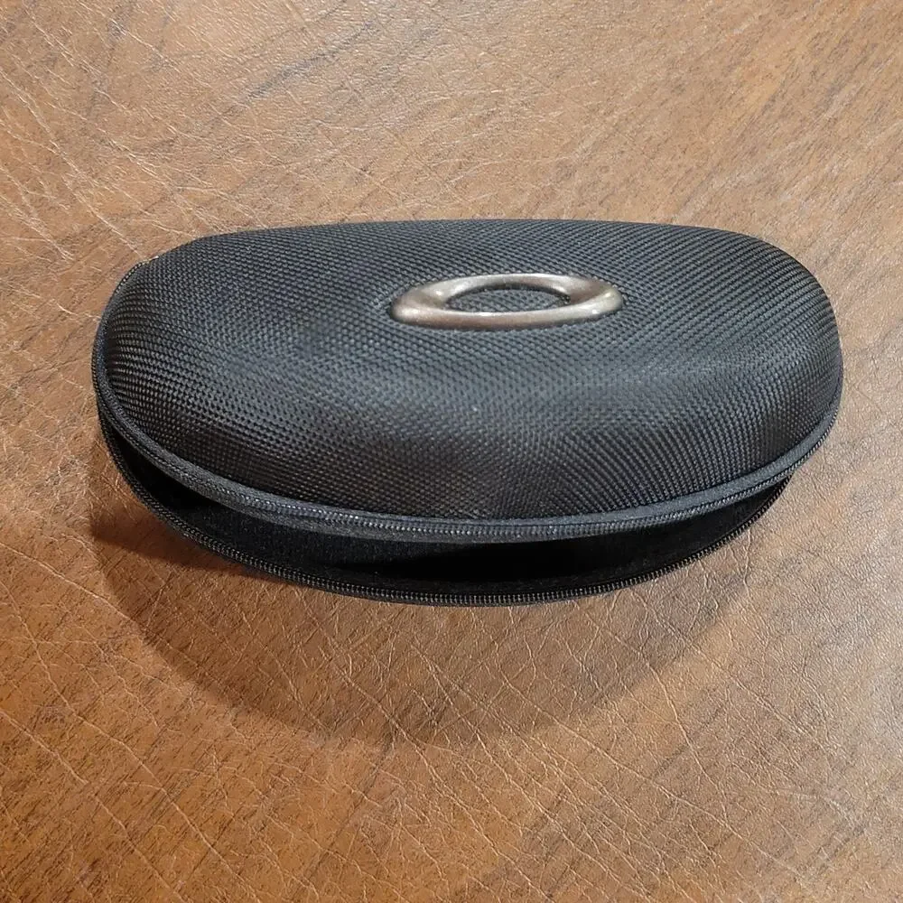 Oakley Large Hard Shell Mesh Zip Sunglasses Case Black 12525